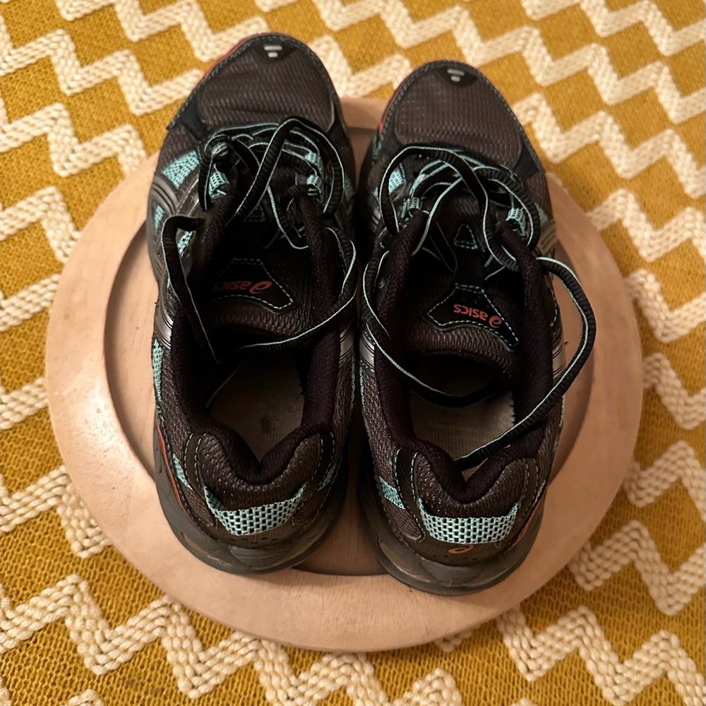 Women ASICS sneakers - Picture 3 of 3